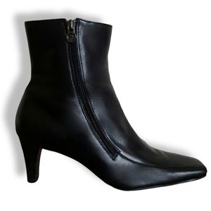 ETIENNE AIGNER BLACK LEATHER, MID-CALF, SQUARE TOE  'E-Day' HEELED BOOTS sz 7.5
